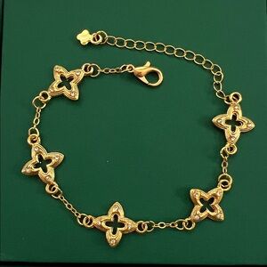5 clover bracelet